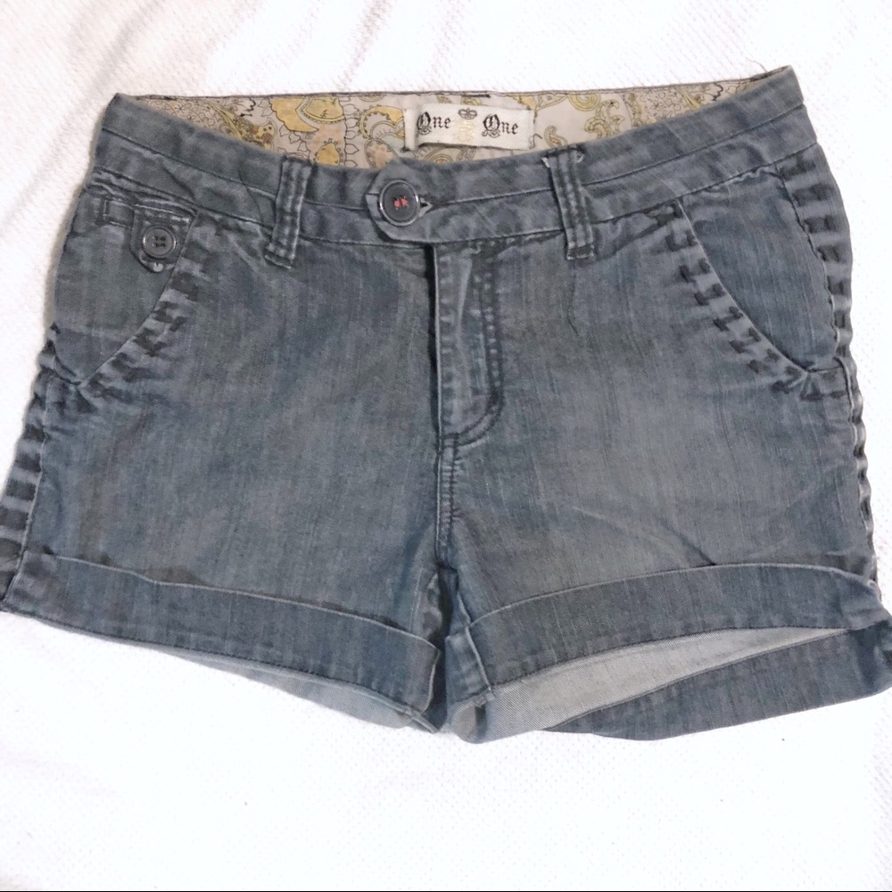 Cuffed Mid Rise Jean Shorts Size 8